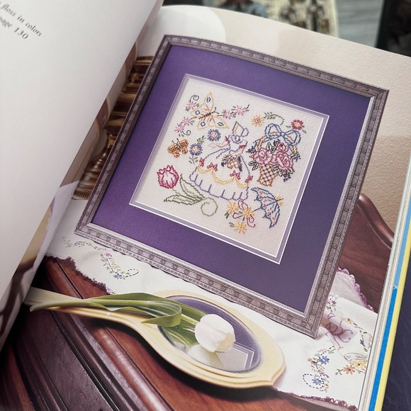 BEAUTIFUL CROSS Stitch - Embroidery Book / Patterns by Better Homes & Garden - Picture 5 of 9